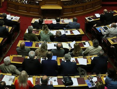 Στην Ολομέλεια της Βουλής το φορολογικό νομοσχέδιο